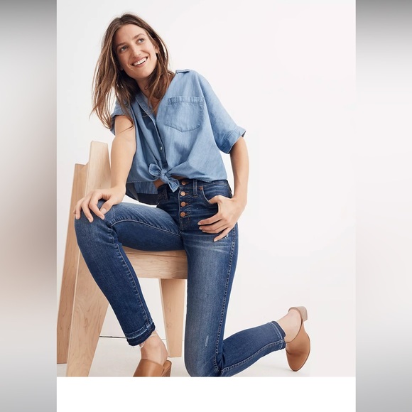 Madewell high rise, button fly, freyed hem jeans, size 29 - Picture 4 of 9